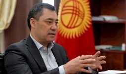 Қырғызстан президенті Садыр Жапаров қазақ ақынына арғымақ сыйлады